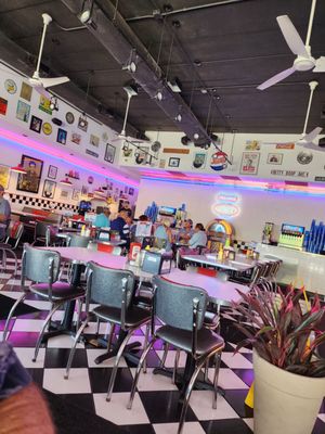 Doo Wop Diner by null