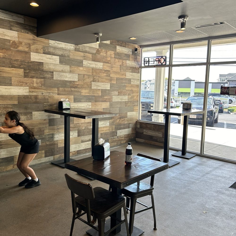 Bella's Roast Beef - Clean inside - Pizza Near Me - North Andover, Massachusetts Bella's Roast Beef - Clean inside - Pizza Near Me - North Andover, Massachusetts
