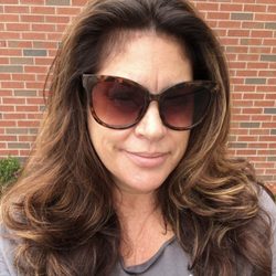 T'shas Salon - Hair By : Lisa