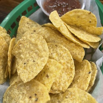 El Palacio Del Sabor - Complimentary chips and salsa - Mexican Near Me - San Jose, California El Palacio Del Sabor - Complimentary chips and salsa - Mexican Near Me - San Jose, California