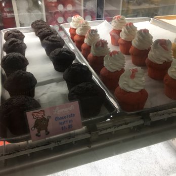 Leonard's Bakery - Bakeries Near Me - Honolulu, Hawaii