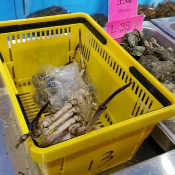Royal Canton Seafood Palace - Filling Up The Basket For Dinner - Seafood Near Me - Queens, New York
