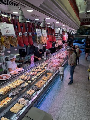 Museo del Jamón by null