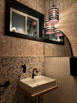 Jo's Modern Thai by null