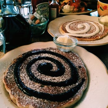 La Note - Oatmeal Raspberry and Creme Fraiche Pancakes - French Near Me - Berkeley, California