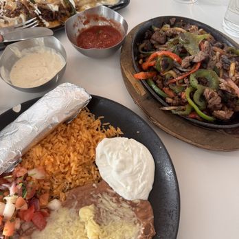 Plaza Azteca - Steak fajitas - Mexican Near Me - Fargo, North Dakota