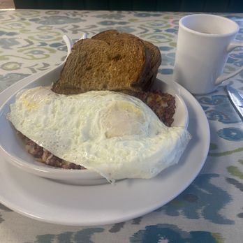 Peach's - Manatee Avenue - Homemade Corned Beef Hash - Breakfast & Brunch Near Me - Bradenton, Florida