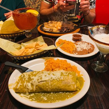 La Casita Olvera - Burrito de Carnitas and Margarita - Mexican Near Me - Whittier, California