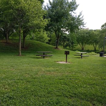 Waterfront Park - Benches to enjoy and perhaps have a meal with your family - Parks Near Me - Louisville, Kentucky Waterfront Park - Benches to enjoy and perhaps have a meal with your family - Parks Near Me - Louisville, Kentucky