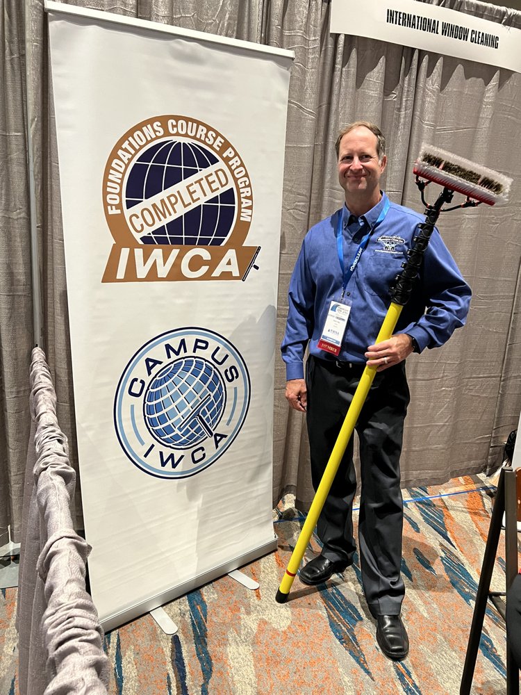 SQUEEGEE CLEAN Updated July 2024 250 Photos & 13 Reviews 1029