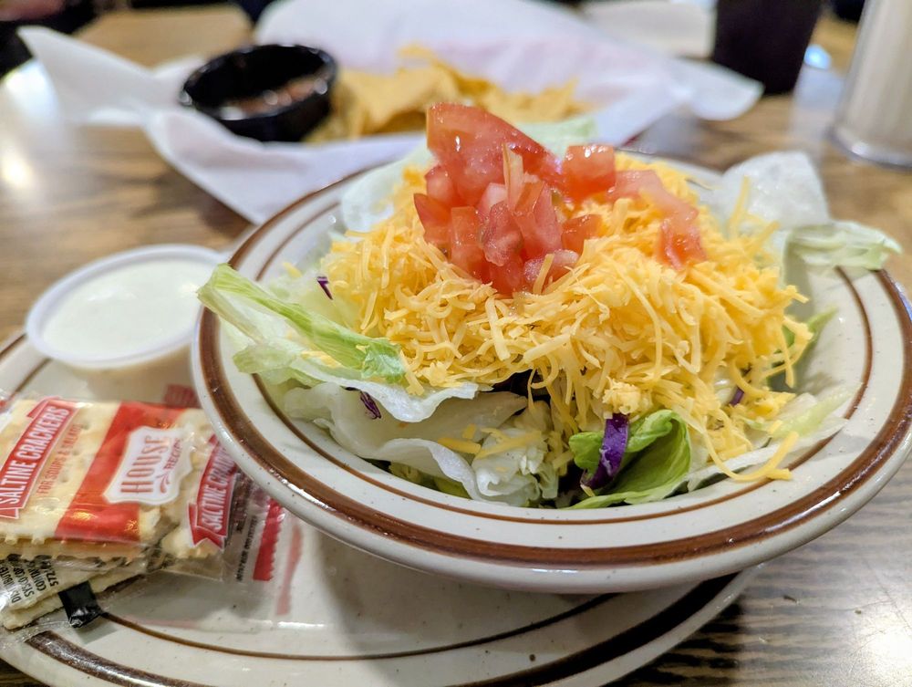 Mac's La Sierra Family Restaurant