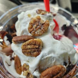 Omggg, this was super delicious! Brownie hot fudge Sundae. Jun.11.24 Omggg, this was super delicious! Brownie hot fudge Sundae. Jun.11.24