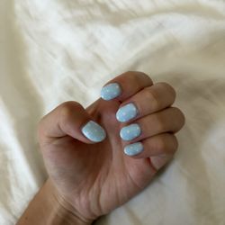 Rainbow Nail Studio - Manicure