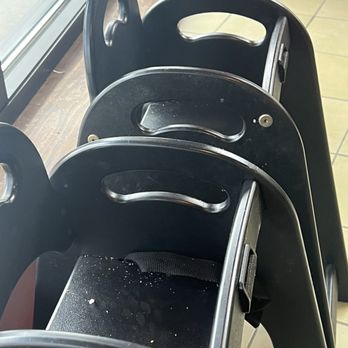 Bono's Pizzeria - Booster seats, dirty. - Pizza Near Me - Saint Louis, Missouri Bono's Pizzeria - Booster seats, dirty. - Pizza Near Me - Saint Louis, Missouri