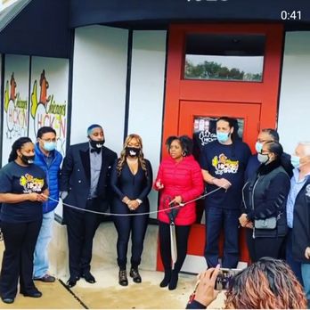 Chicagos Chicken Shack - Broadview - Ribbon cutting ceremony w/Broadview Mayor Katrina Thompson - Chicken Wings Near Me - Broadview, Illinois