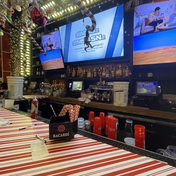 Frosty's Christmas Bar - Bar area - Pop-Up Restaurants Near Me - New York, New York Frosty's Christmas Bar - Bar area - Pop-Up Restaurants Near Me - New York, New York