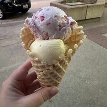 Blacksmith Ice Cream - Fresh raspberry and passion fruit ice cream - Ice Cream & Frozen Yogurt Near Me - Bountiful, Utah