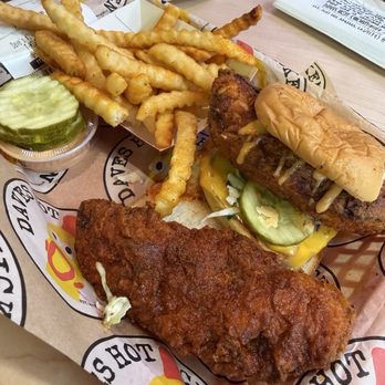 Dave's Hot Chicken - Chicken Shop Near Me - North Hollywood, California Dave's Hot Chicken - Chicken Shop Near Me - North Hollywood, California