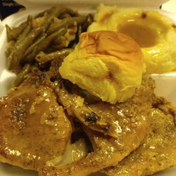 Trice's Kitchen - Smothered pork chops