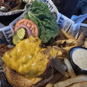 Vanbarry's Public House - Buffalo chicken - New American Near Me - Orlando, Florida