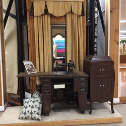 Mill Outlet Village - Cute display.