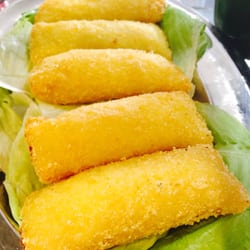 Istanbul Maciachini - FAGOTTINO

ingredients :

potatoes , cheese , spices


ingredienti:

patate, formaggio, spezie