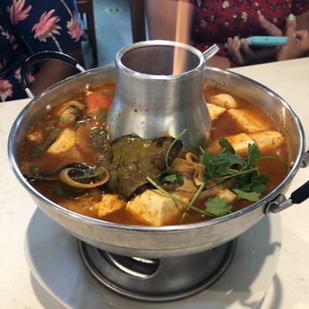 Araya's Place - Thai Near Me - Seattle, Washington
