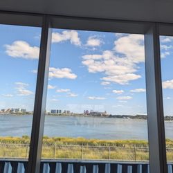LaGuardia Airport Terminal D - Waterfront