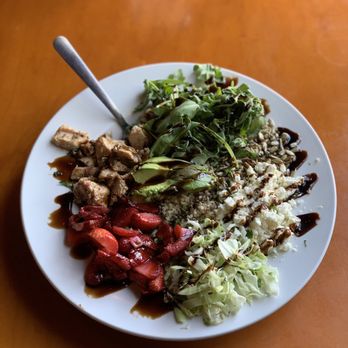 Perfect Pear Bistro - Berry Avocado Quinoa Bowl with Chicken - New American Near Me - Tempe, Arizona Perfect Pear Bistro - Berry Avocado Quinoa Bowl with Chicken - New American Near Me - Tempe, Arizona