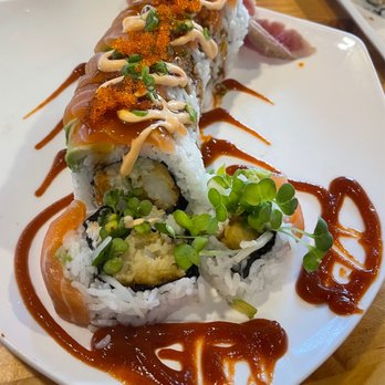 Ju Hachi - Ju Hachi Roll~ 5 star worthy roll, topped with fresh fish and quite delectable sauces! - Sushi Bars Near Me - Sacramento, California