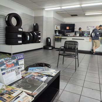 Evans Tire - Waiting area - Tires Near Me - Escondido, California Evans Tire - Waiting area - Tires Near Me - Escondido, California