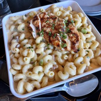 Little Bad Wolf - Mac & Cheese with Chicken - American Near Me - Chicago, Illinois