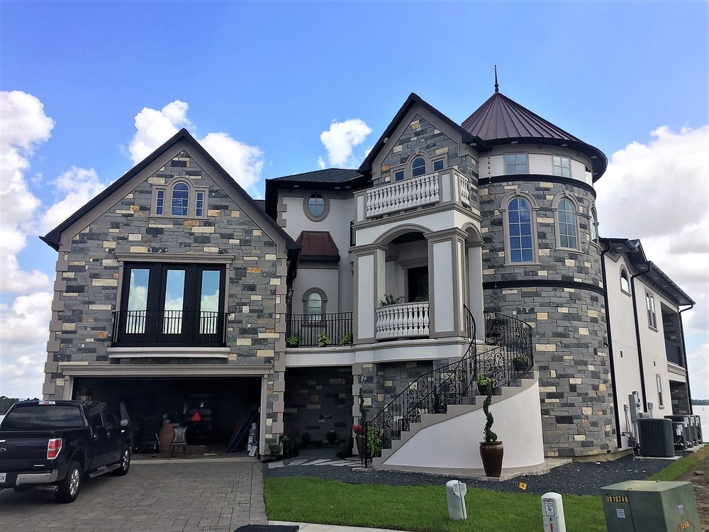 Slide of Strata Roofing and Construction