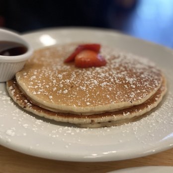 Hole in the Wall - Fluffy yummy pancakes! - New American Near Me - Sebastopol, California