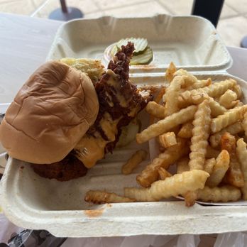Dave's Hot Chicken - #4 - Chicken Shop Near Me - Vienna, Virginia