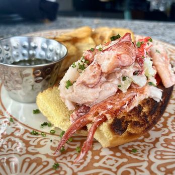 The Plank - Lobster roll - Live/Raw Food Near Me - Simpsonville, South Carolina The Plank - Lobster roll - Live/Raw Food Near Me - Simpsonville, South Carolina