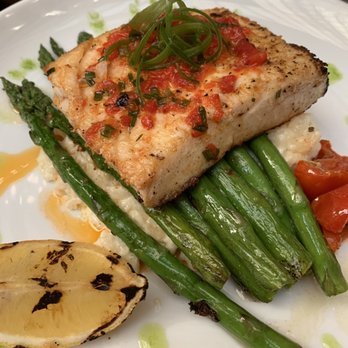 Waters Bar & Grille - Halibut - American Near Me - Portland, Oregon