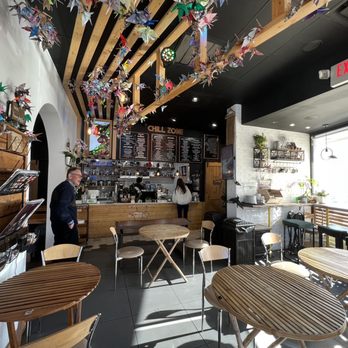 Chill Zone - Main area - Coffee & Tea Near Me - Arlington, Virginia