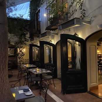 AOC - Cocktail Bars Near Me - Los Angeles, California