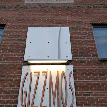 Gizzmos - Lounges Near Me - Wyandotte, Michigan Gizzmos - Lounges Near Me - Wyandotte, Michigan