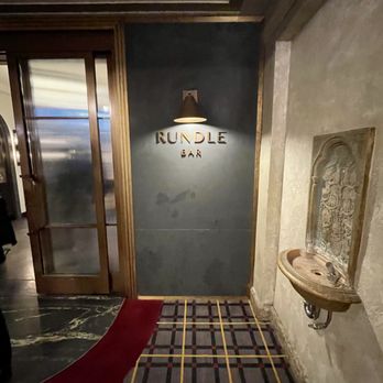 Rundle Bar - Lounges Near Me - Banff, Alberta Rundle Bar - Lounges Near Me - Banff, Alberta