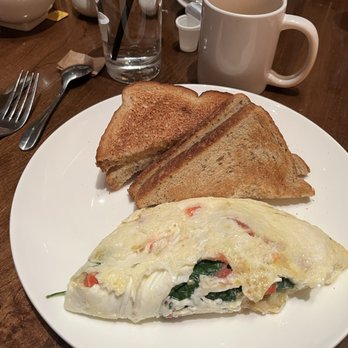 David Burke Prime - Egg white omelette - missing side of fruit - Steakhouses Near Me - Mashantucket, Connecticut