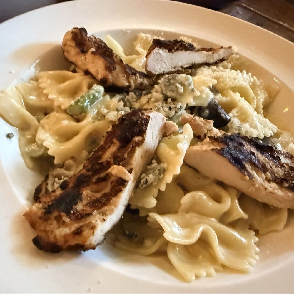 Trattoria Enzo - Farfalle Con Pollo - Italian Near Me - Laporte, Indiana Trattoria Enzo - Farfalle Con Pollo - Italian Near Me - Laporte, Indiana