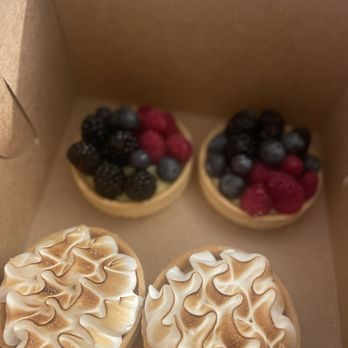 Palette Cakes - Fruit and lemon merengue tarts - Bakeries Near Me - Carmichael , California