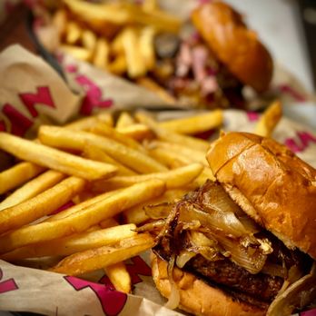 North Park Lounge - Burgers - Lounges Near Me - Pittsburgh, Pennsylvania North Park Lounge - Burgers - Lounges Near Me - Pittsburgh, Pennsylvania