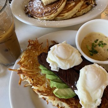 Briarpatch Restaurant - Short Rib Benedict, Banana Pancakes - American Near Me - Winter Park, Florida