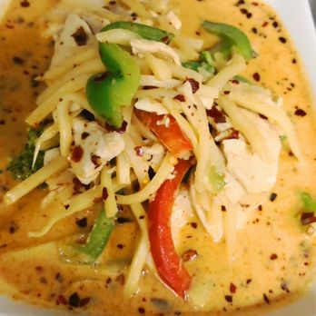 Lina's Lounge - Red curry with chicken - Sports Bars Near Me - Dubuque, Iowa Lina's Lounge - Red curry with chicken - Sports Bars Near Me - Dubuque, Iowa
