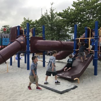 De Lazy Lizard - Playground snap 1 - American Near Me - Ocean City, Maryland De Lazy Lizard - Playground snap 1 - American Near Me - Ocean City, Maryland