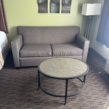 Oxford Suites Hermiston - Seating area - Hotels Near Me - Hermiston, Oregon