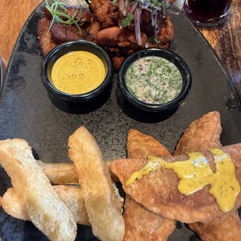 Limón - Appetizer sampler - Peruvian Near Me - Mountain View, California